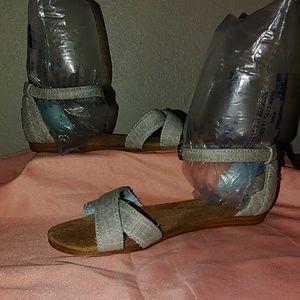 Size 13Y Toms sandals
